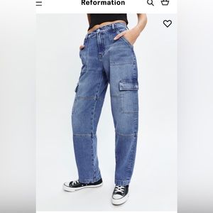 NWOT Reformation Mckenna Cargo Mid-Rise. Size 28. Fit is Loose.